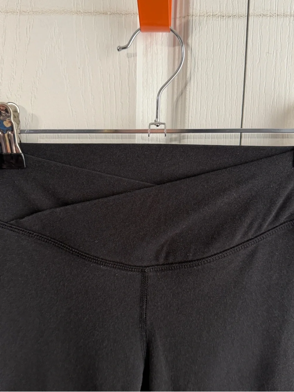 Old Navy active go dry high rise‎ flare size large 10-12